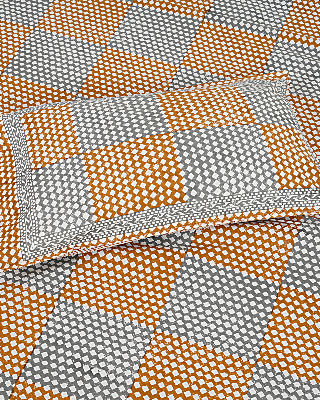 Marrakesh Bedsheet in Chevron Grey