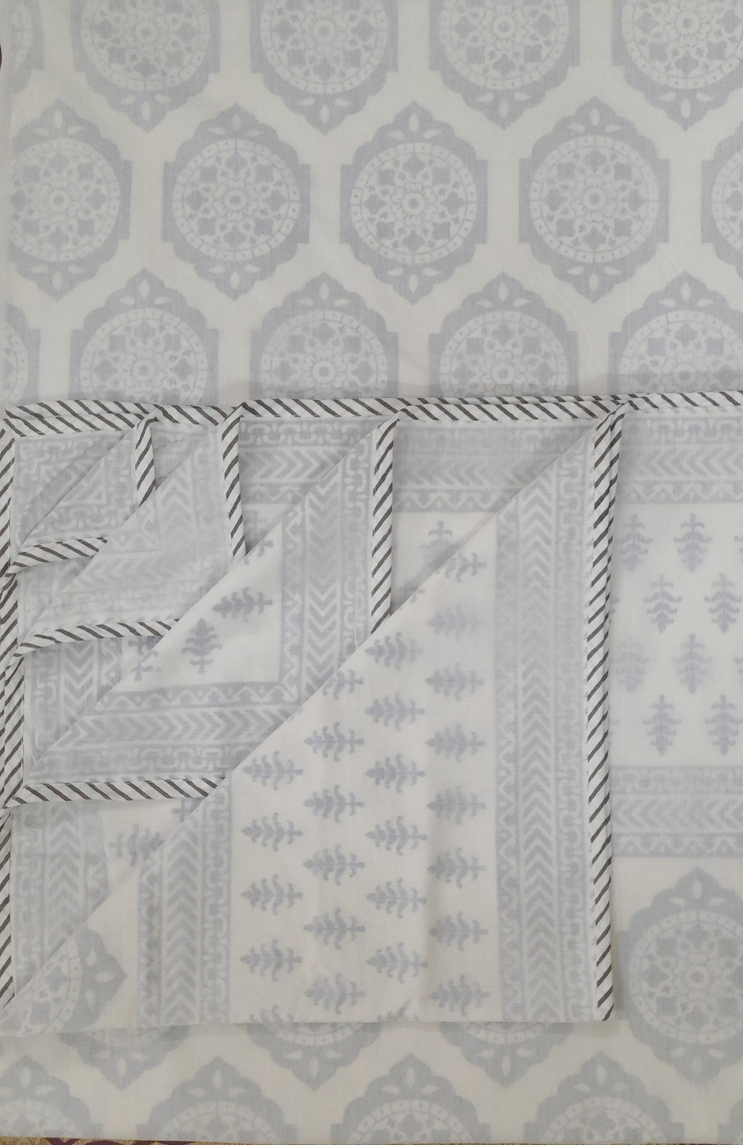 Dohar In Boota Grey