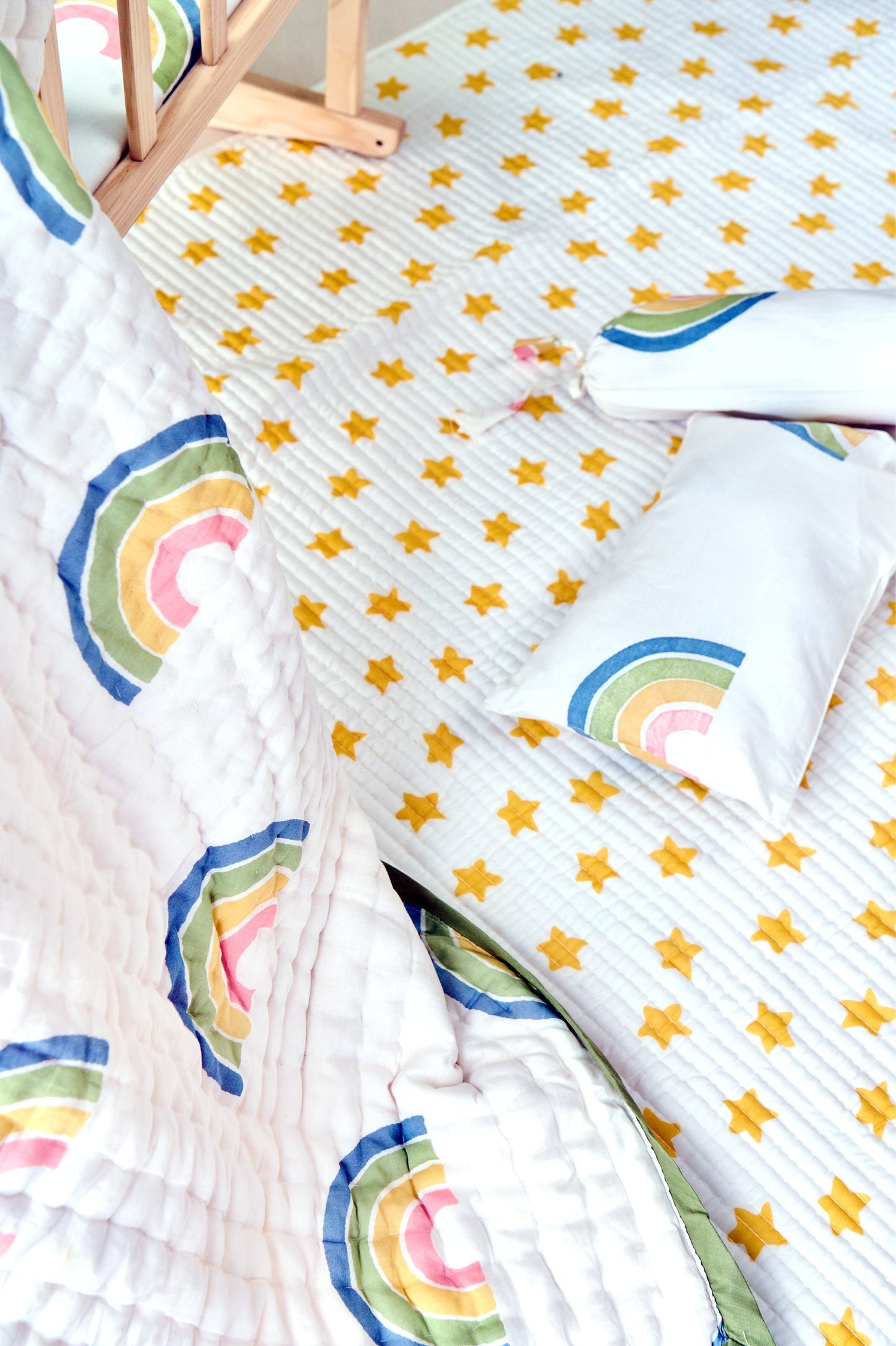 Reversible Muslin Baby Bedding Essentials Set in in Rainbow Print