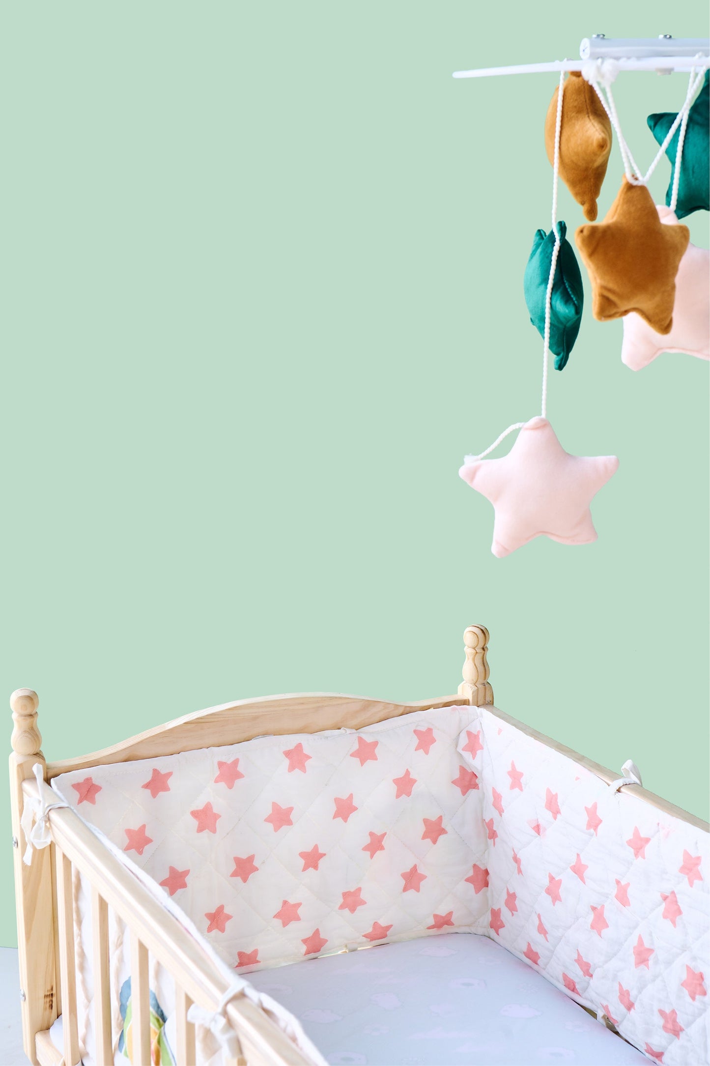 Reversible Muslin Baby Bed Bumper in Rainbow Print