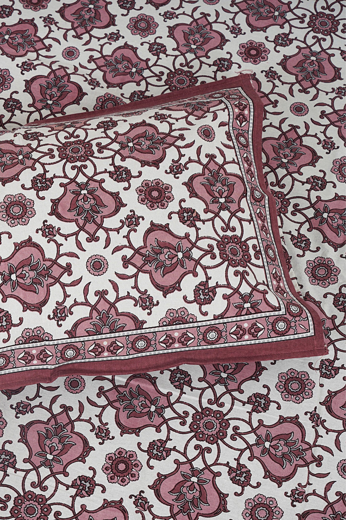 Beautifully Hand Crafted Moroccan Collection of Premium Sheets and Linens - Marrakesh Collection - Maroon Marikesh Double Bed Sheet with 2 Pillow Covers