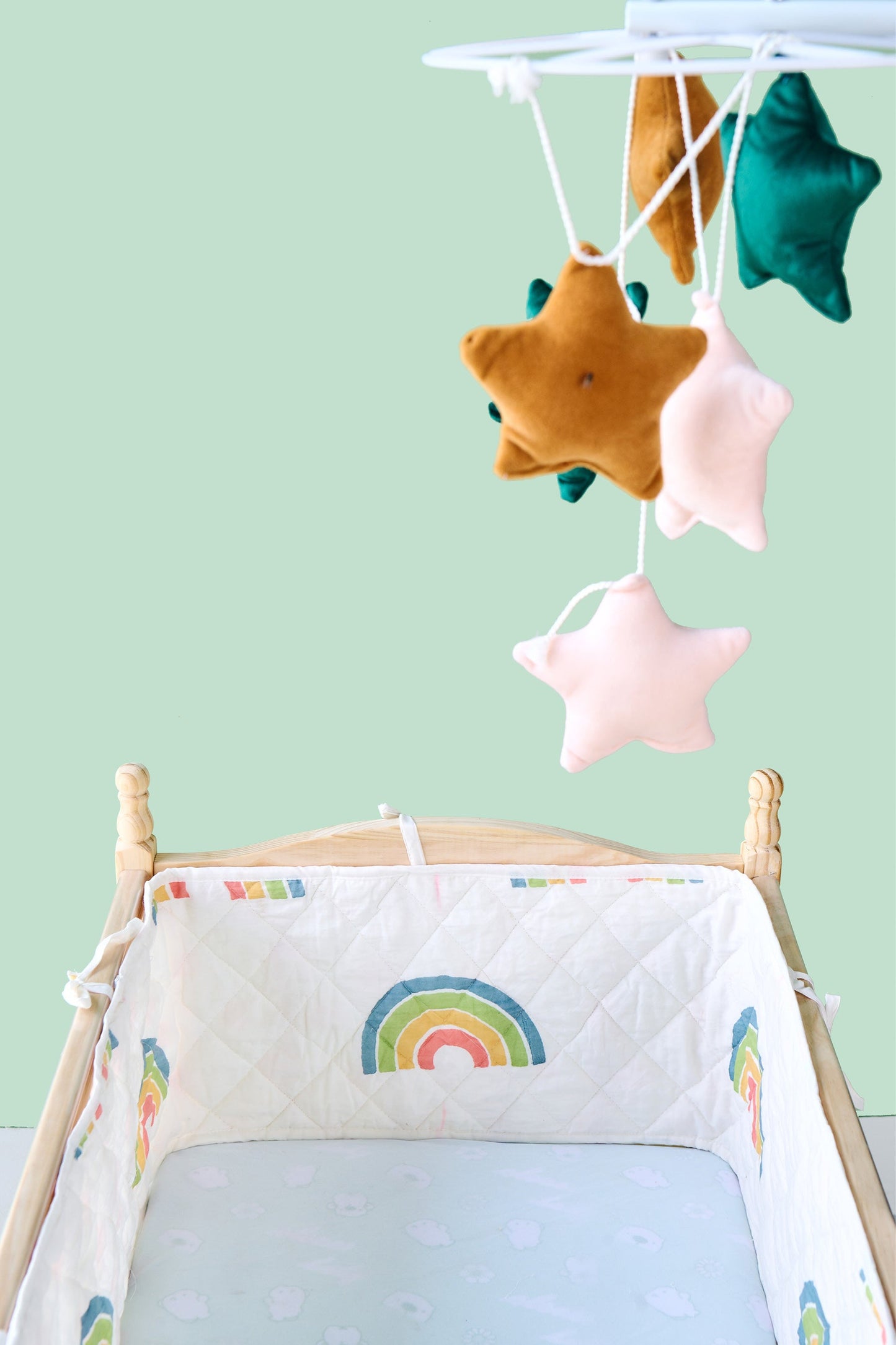 Reversible Muslin Baby Bed Bumper in Rainbow Print