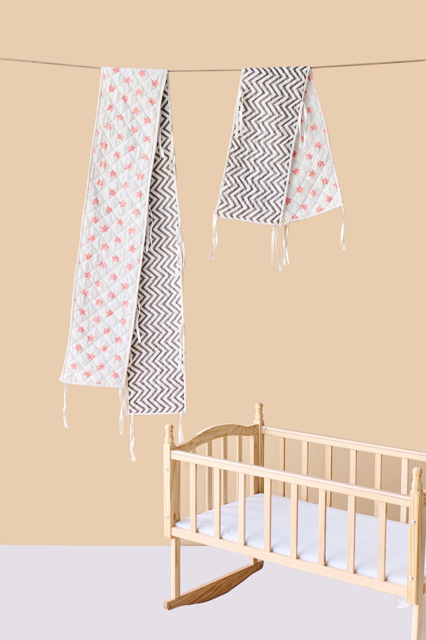 Reversible Muslin Baby Bed Bumper in Mother Baby Elephant On An Island Print