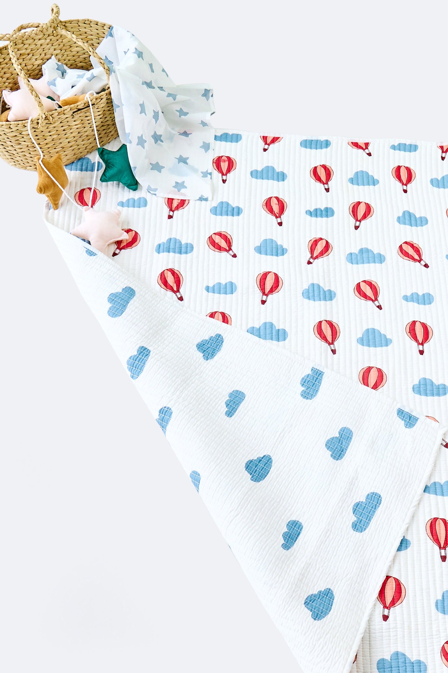 Reversible Muslin Baby Razai in Hot Air Balloon And The Clouds Print