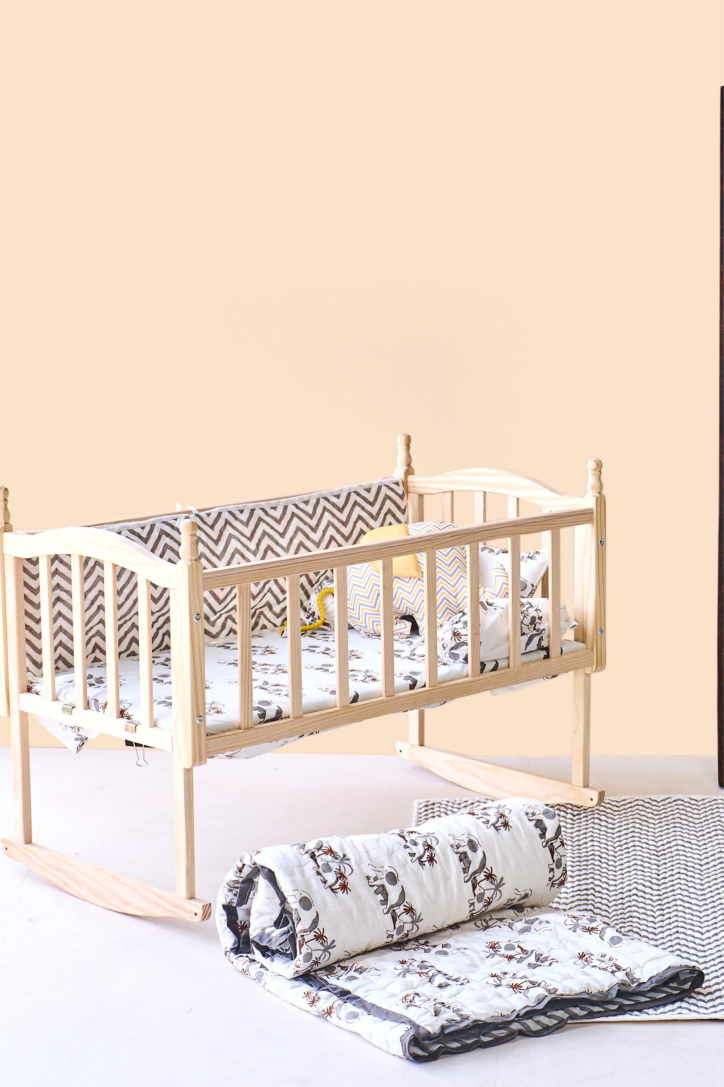 Reversible Muslin Baby Bedding Essentials Set in Mother And The Baby Elephant On Island Print