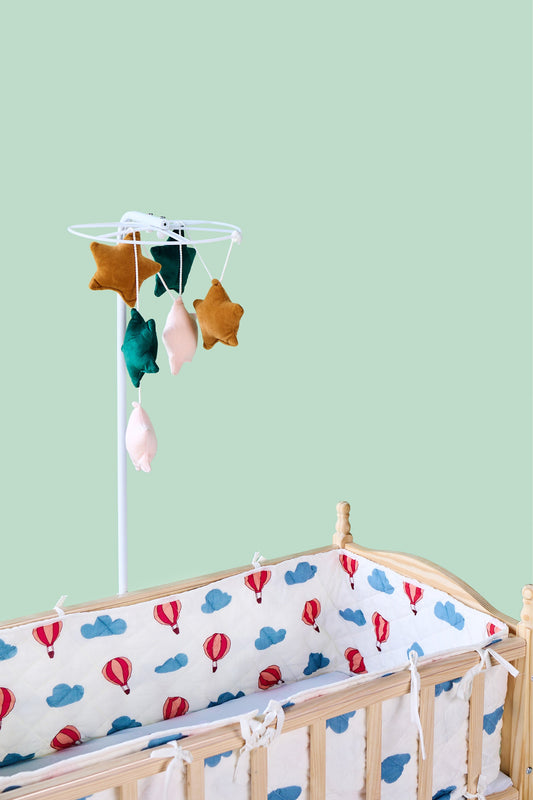 Reversible Muslin Baby Bed Bumper in Hot Air Balloon And The Clouds Print
